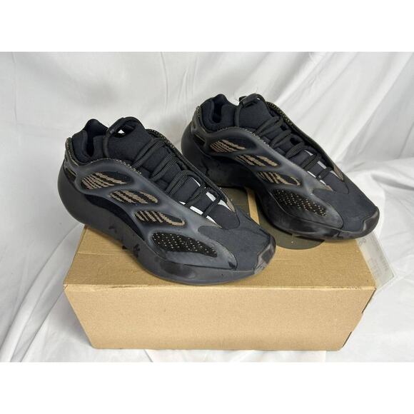 Yeezy 720 V3 Size 8 SPB - SAL (326496) main image 5